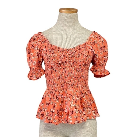 Bila 77 NWT Rowena Top Smocked Floral Coral Peplum Size Small S - Picture 1 of 16
